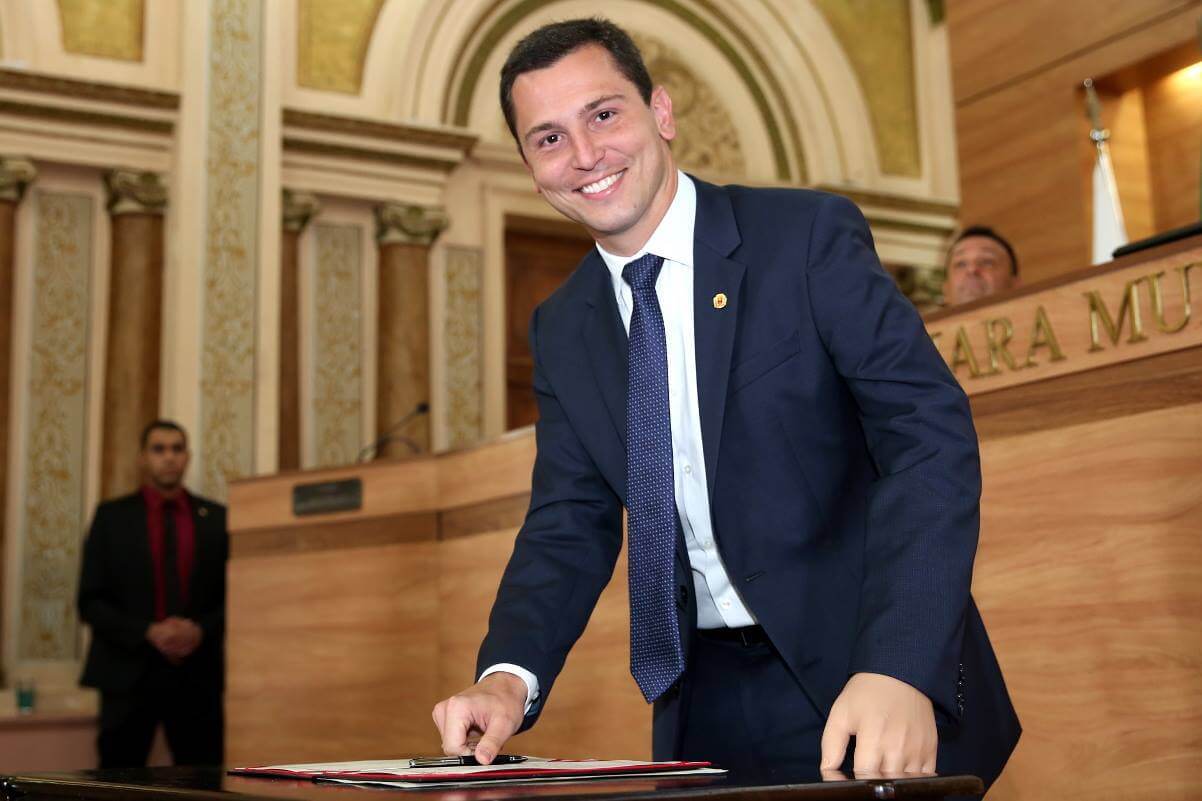 Pier é escolhido como líder do Governo
