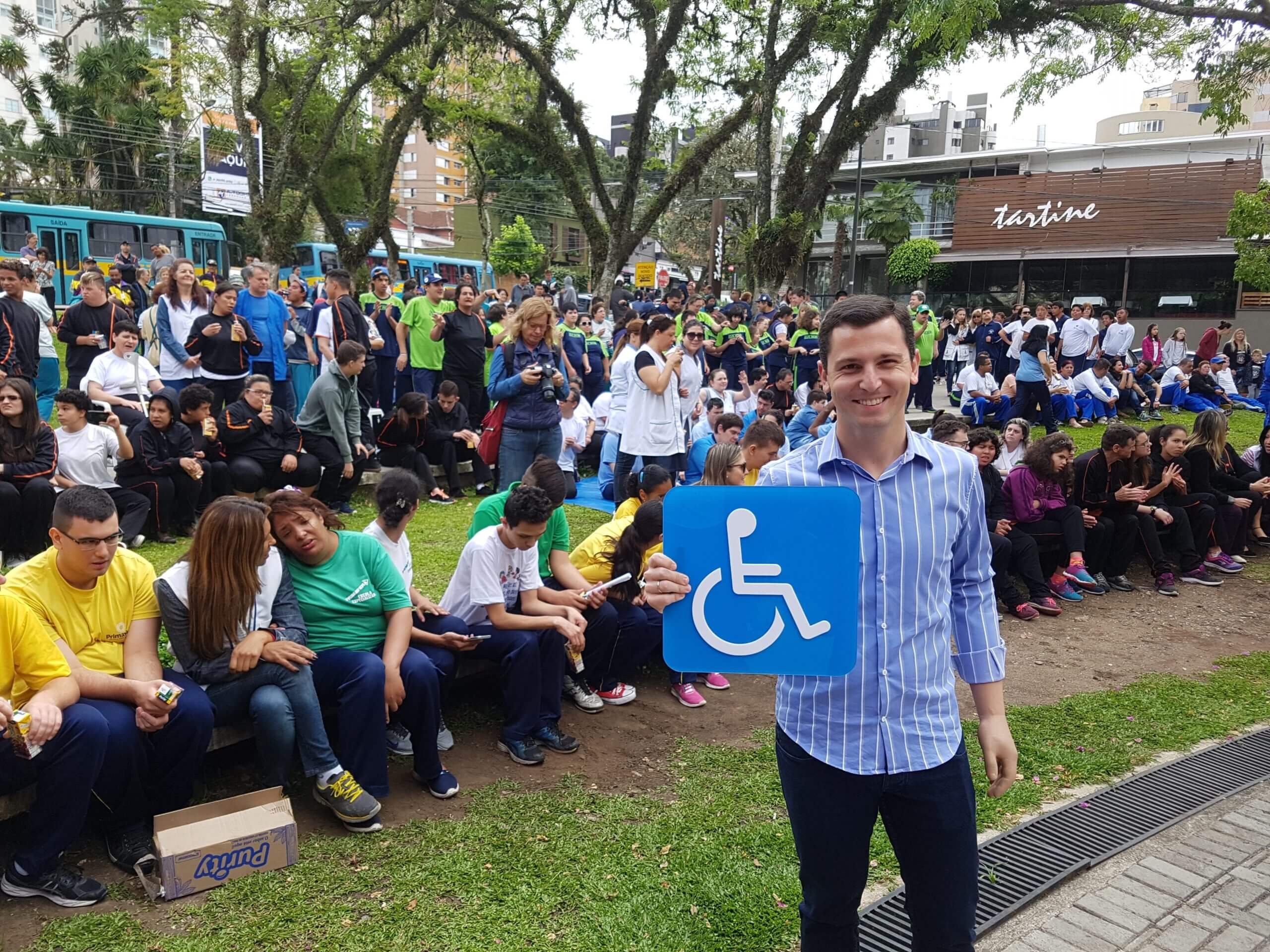 Protocolado projeto de Lei que defende o direito de prioridade de vacinação para pessoas com deficiência
