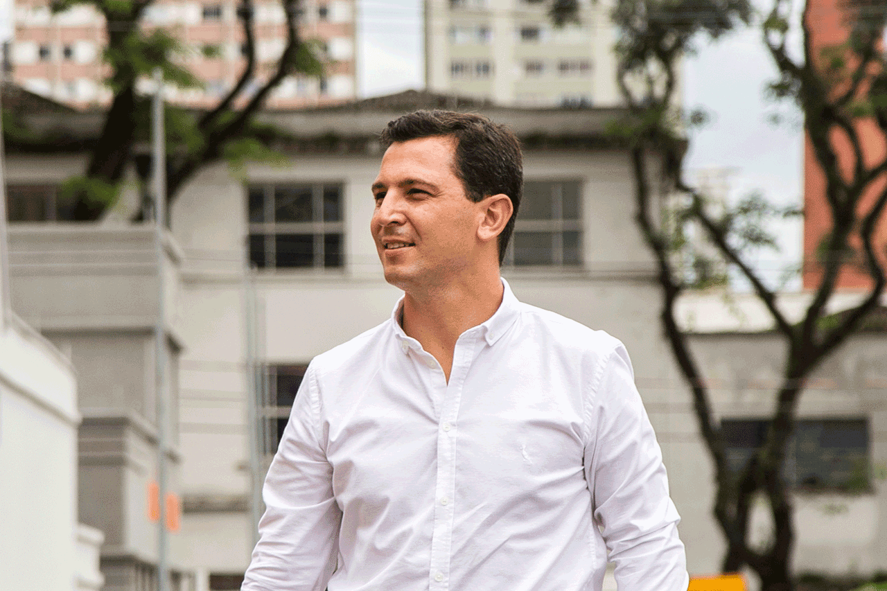 Pier Petruzziello propõe programa Mães que Criam para mães atípicas de Curitiba