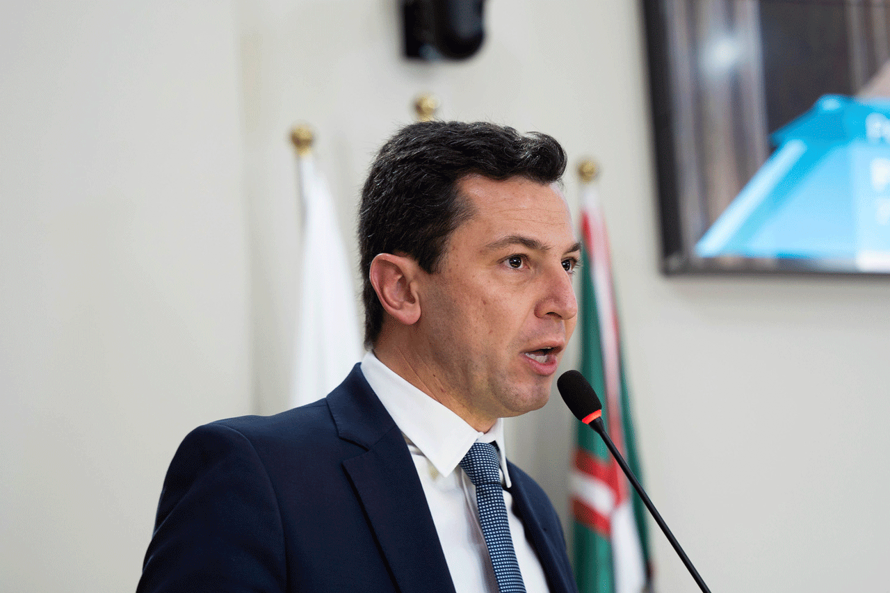 Projeto de Pier Petruzziello cria canal de denúncias sobre maus-tratos a autistas