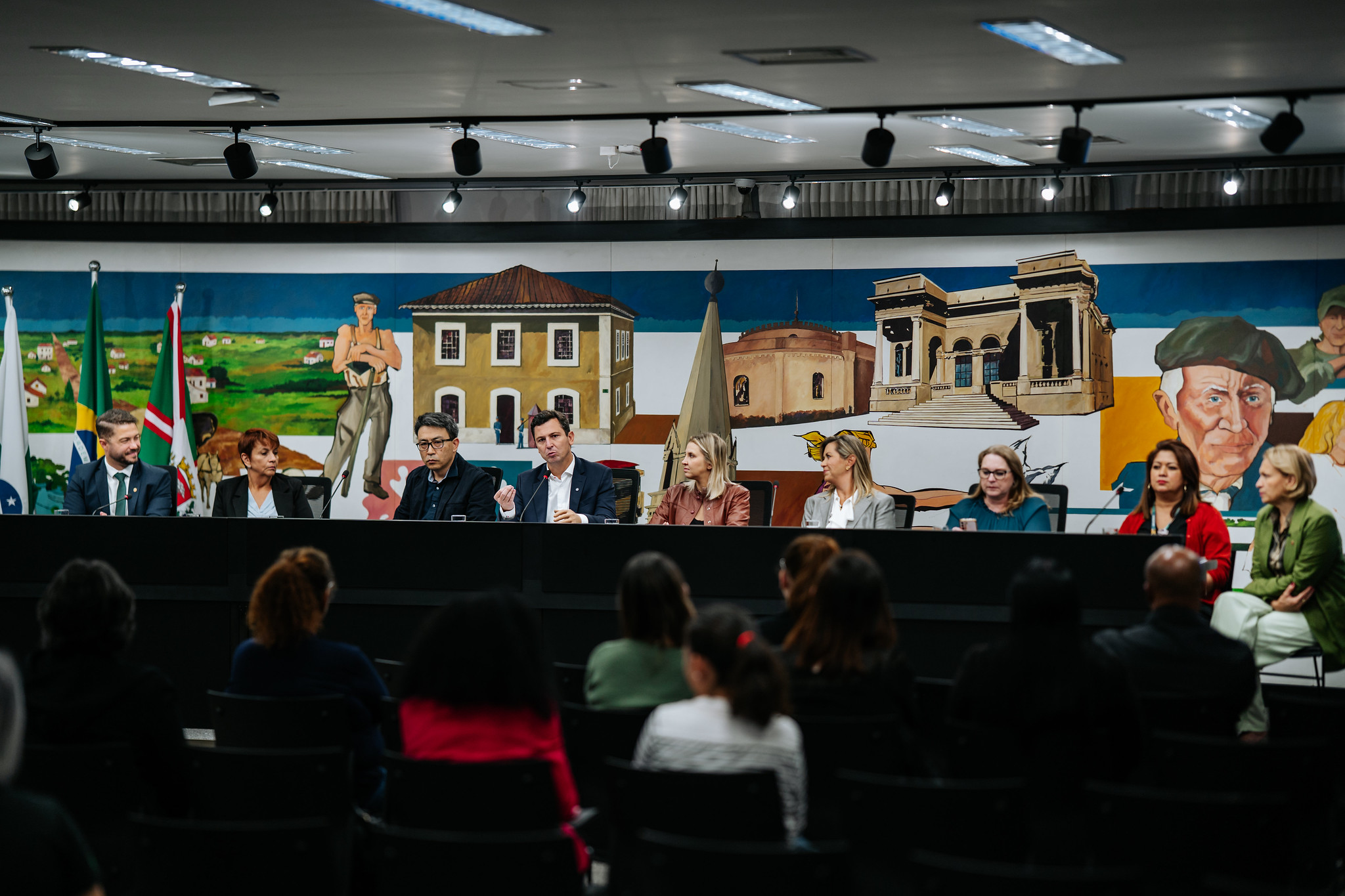 Audiência Pública na Câmara de Curitiba discute desafios no diagnóstico e atendimento de crianças com autismo e alerta para o autismo sindrômico