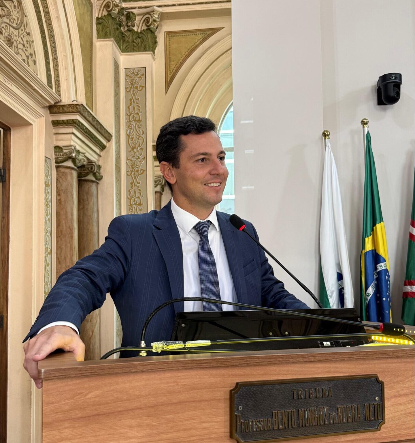 Vereador Pier Petruzziello protocola projeto de lei para garantir proteção e atendimento humanizado a estudantes com autismo em Curitiba
